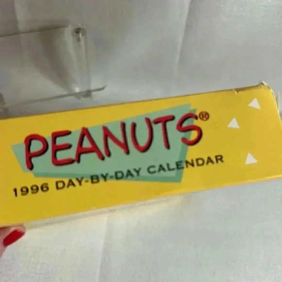 Peanuts Snoopy 1996 Hallmark Daily Calendar Vintage UFS- never‎ used - Picture 4 of 10